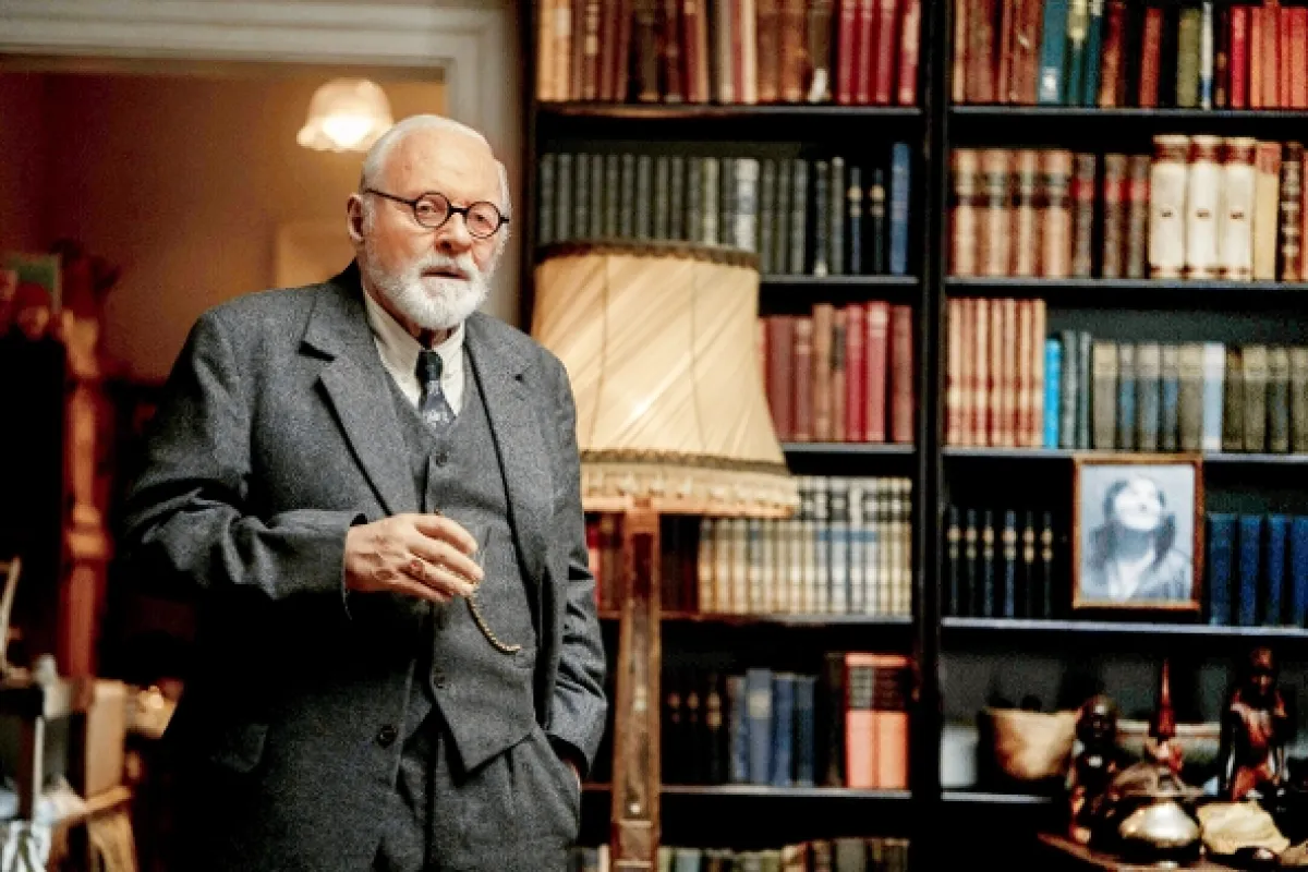 Freud vs. Lewis: Poslední sezení (Freud’s Last Session), 2023 - fotogaléria
