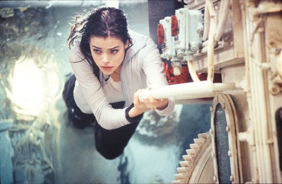 James Bond: Jeden svet nestačí (The World Is Not Enough), 1999 - fotogaléria