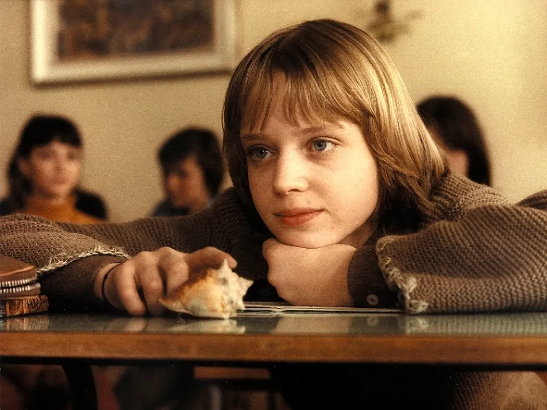 Dívka s mušlí, 1981 - fotogaléria