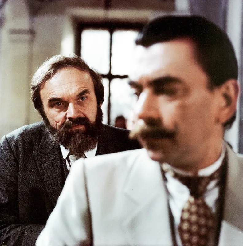 Jára Cimrman ležící, spící (Jára Cimrman Lying Down, Sleeping), 1983 - fotogaléria
