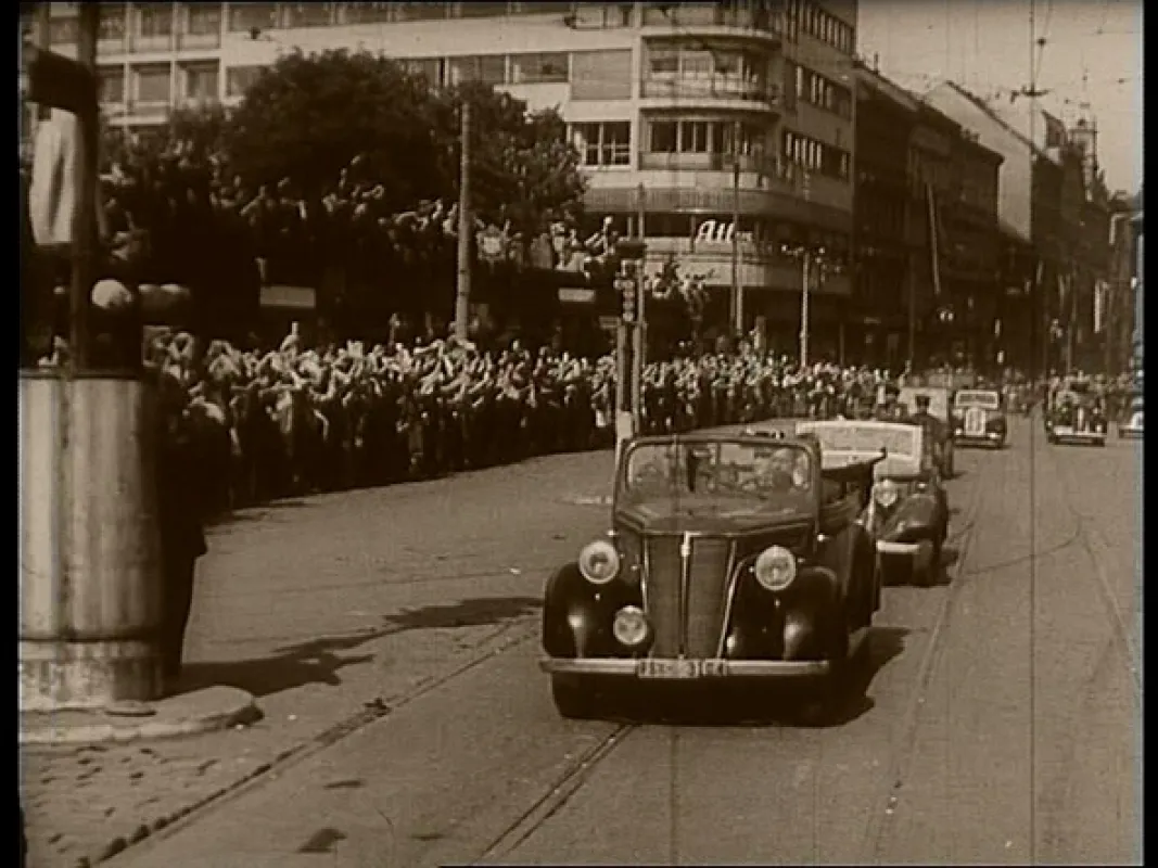 Pražské povstanie v máji 1945 alebo Medzi Londýnom a Moskvou, 1995 - fotogaléria