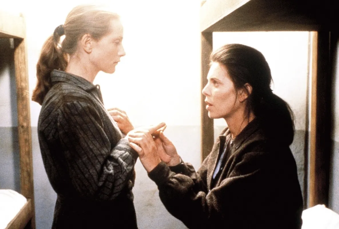 Ženská záležitost (Story of Women), 1988 - fotogaléria