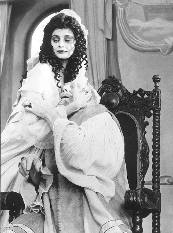 Krvavý román - fotogaléria