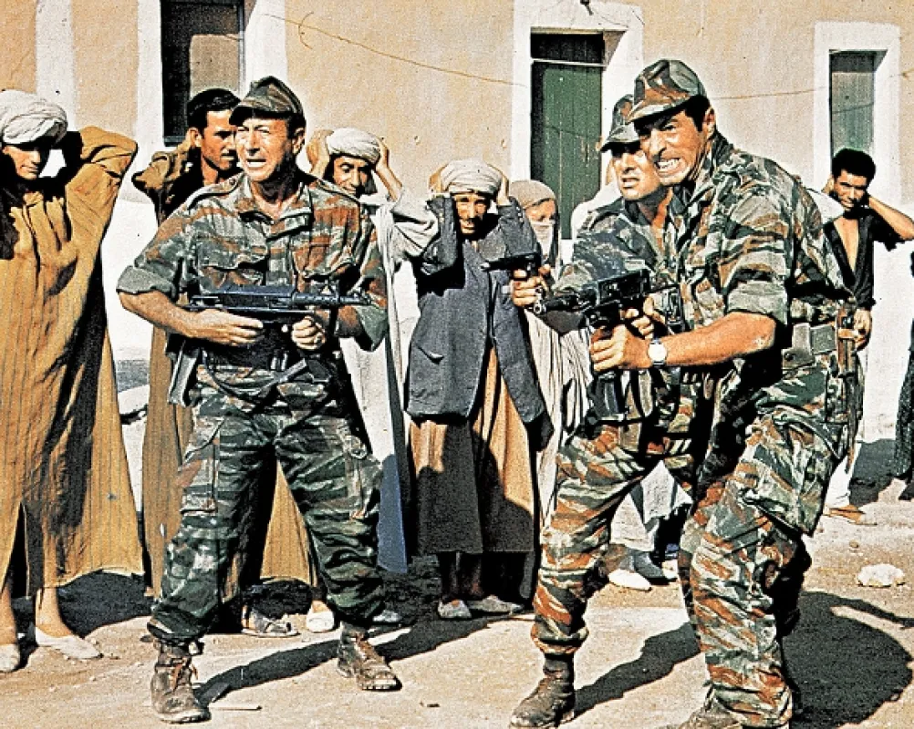 Stratená jednotka (Lost Command), 1966 - fotogaléria