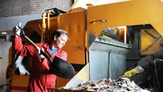 Námořní vyšetřovací služba IX (1)