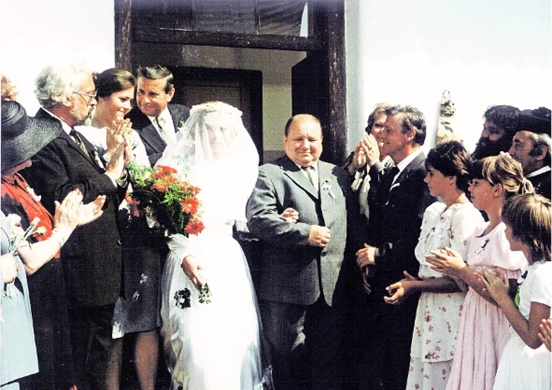 Slnko, seno a pár faciek (Slunce, seno a pár facek), 1989 - fotogaléria