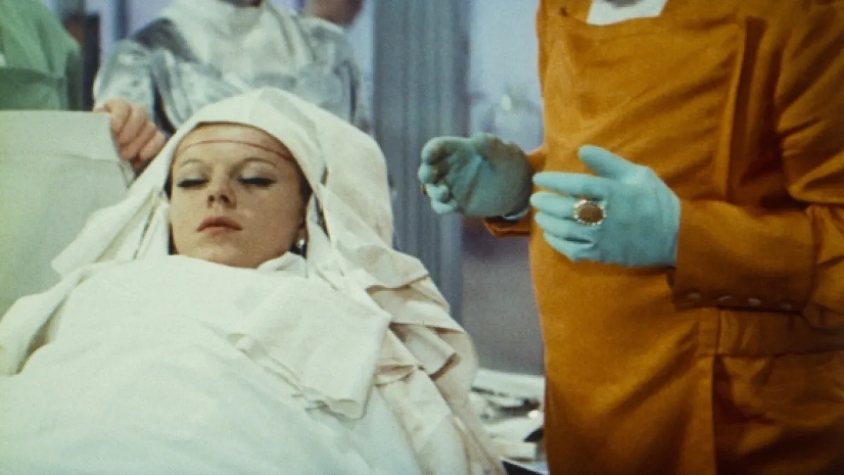 Pane, vy jste vdova! (Sir, You Are A Widow), 1971 - fotogaléria