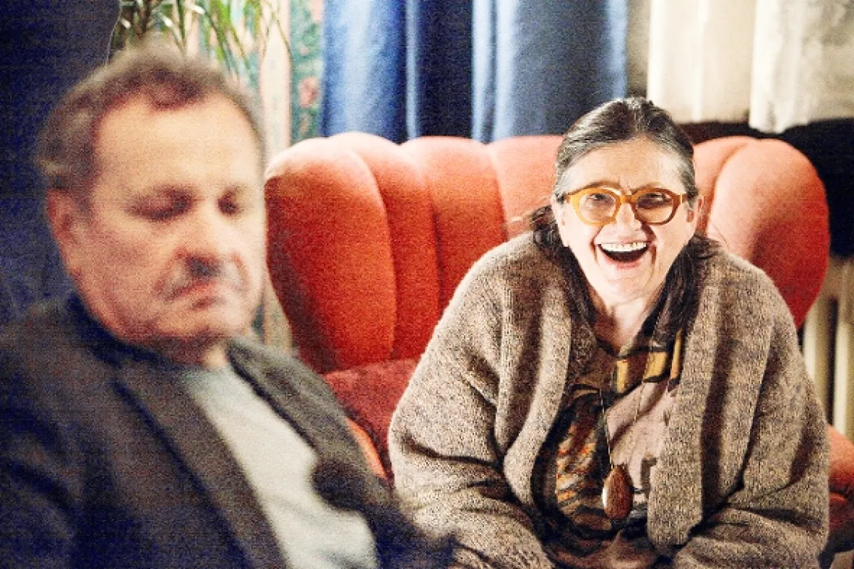Muž so zajačími ušami (Muž se zaječíma ušima), 2020 - fotogaléria