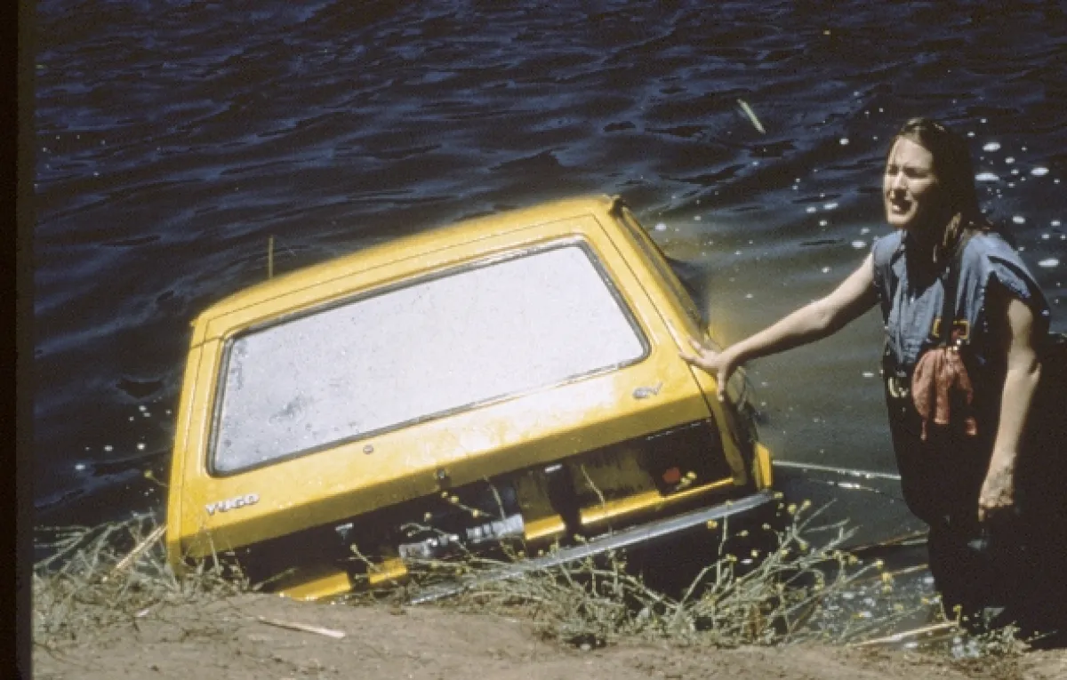 460 podezřelých (Drowning Mona), 2000 - fotogaléria