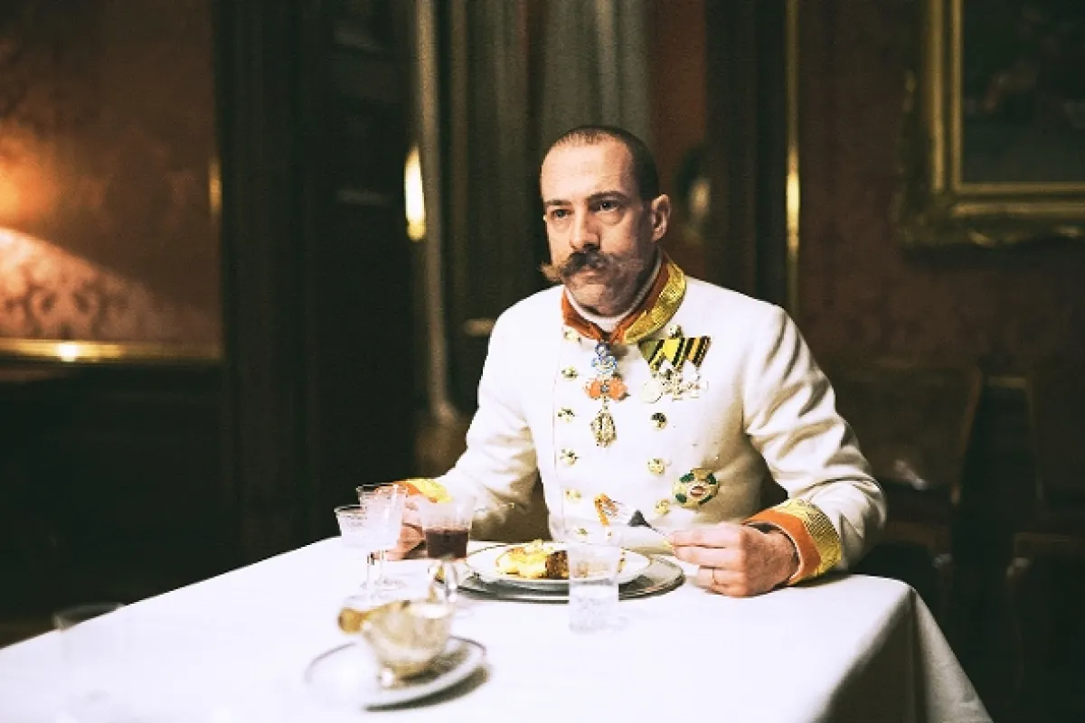 Korzet (CORSAGE), 2022 - fotogaléria
