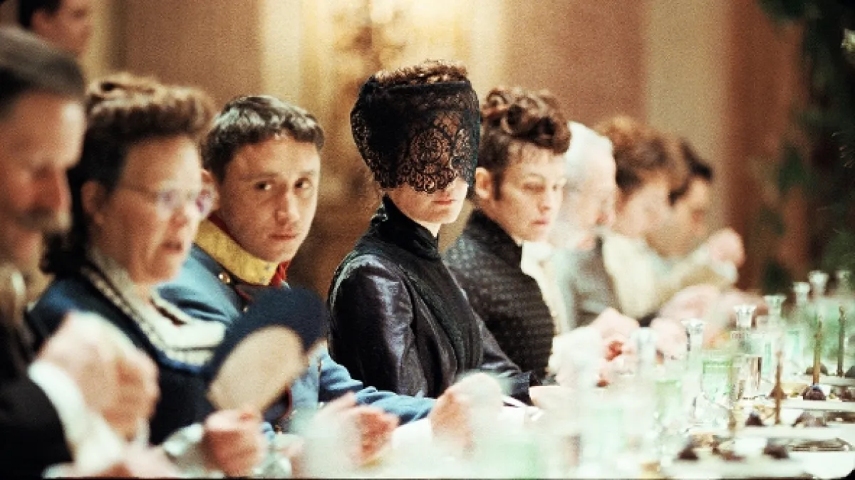 Korzet (CORSAGE), 2022 - fotogaléria