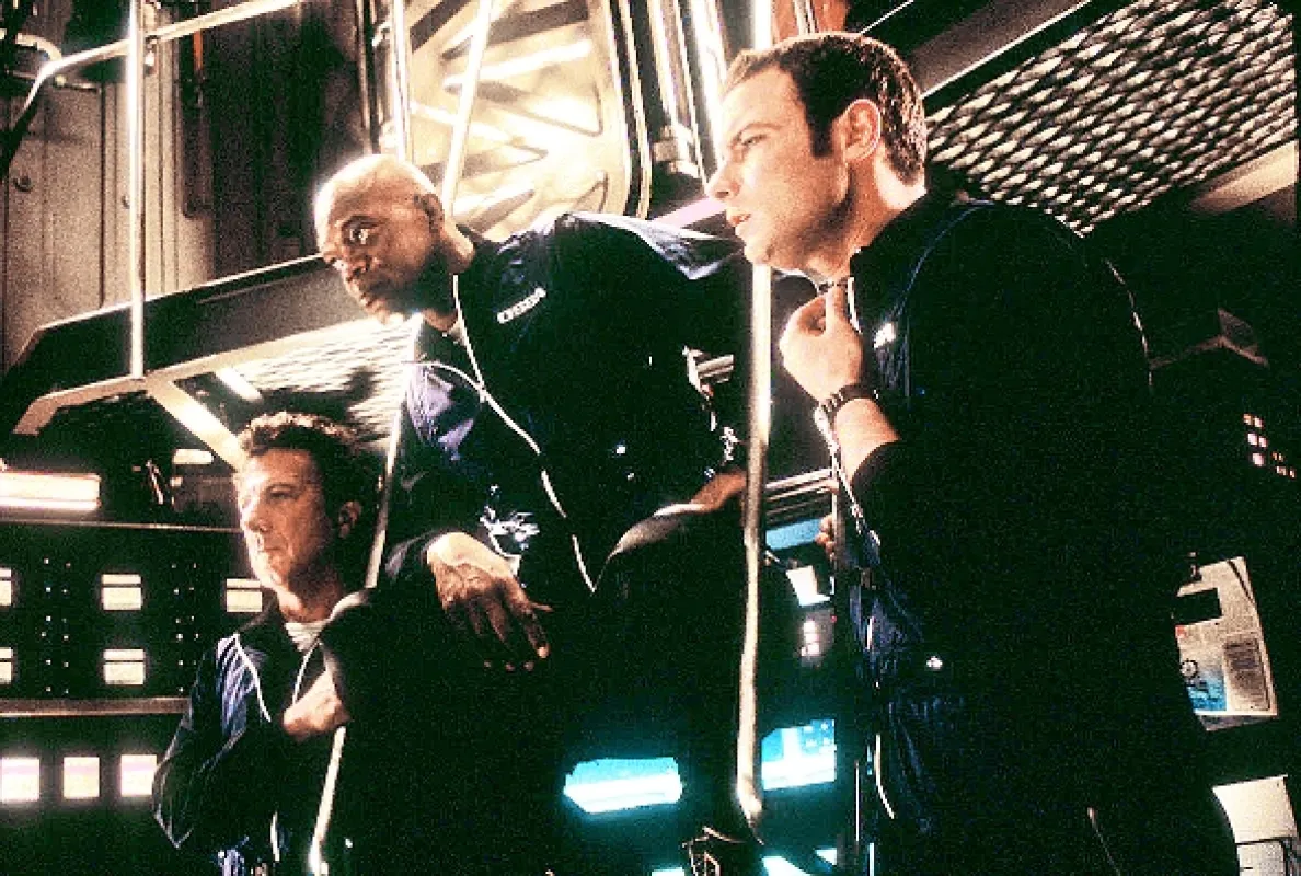 Sféra (Sphere), 1998 - fotogaléria