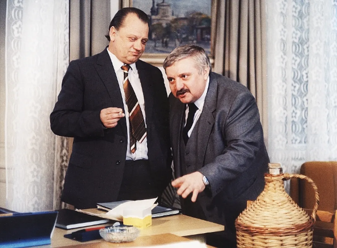 Nemocný bílý slon, 1990 - fotogaléria