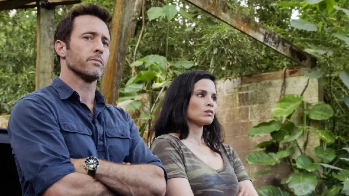 Hawaii 5.0 (Hawaii Five-0 X - Passing time obscures the past/Tiny is the flower, yet it scents the grasses around it), 2019 - fotogaléria