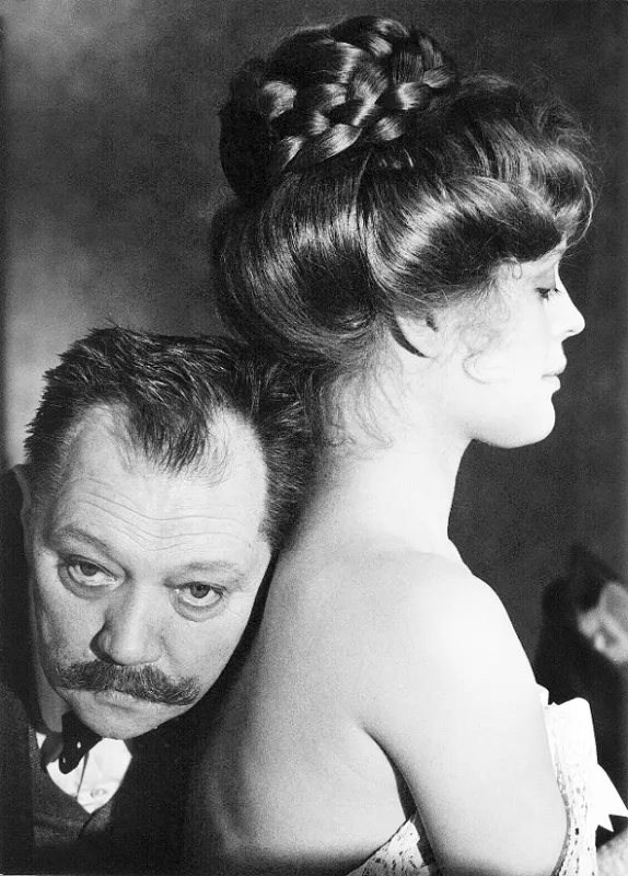 Postřižiny (Cutting It Short), 1981 - fotogaléria