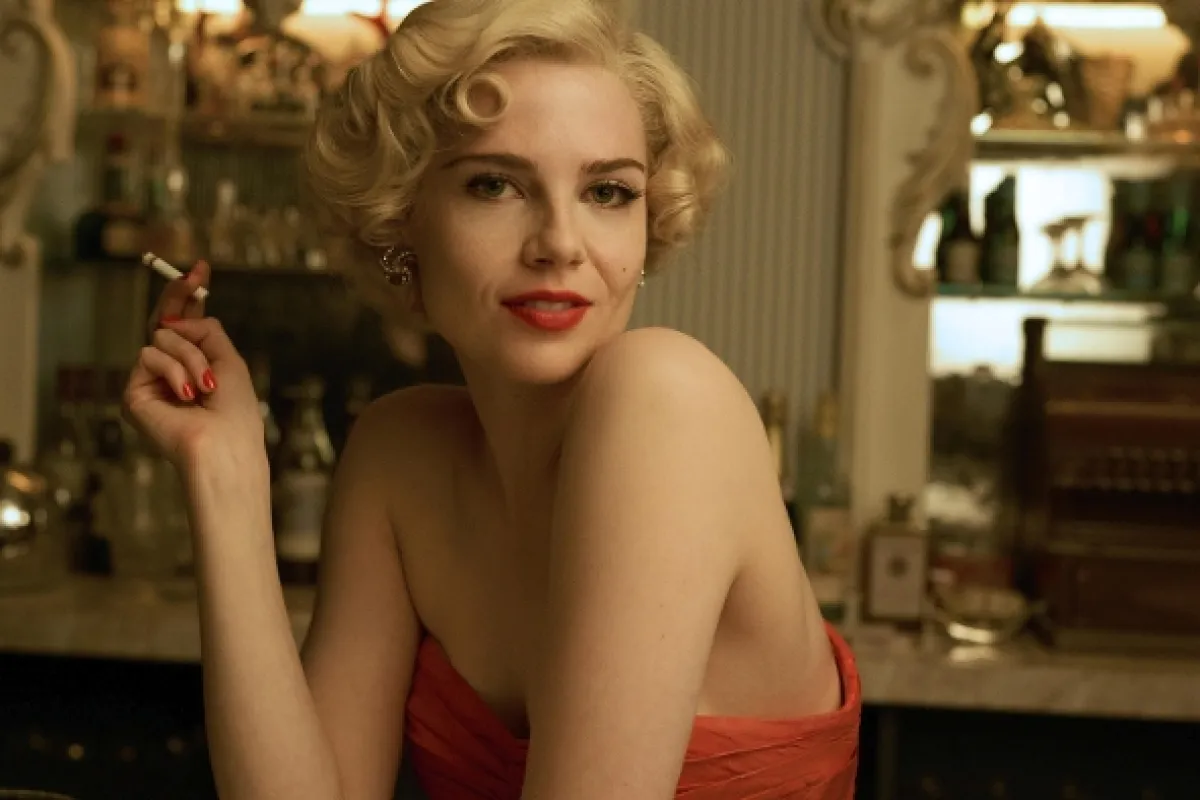 Krutá láska: Příběh Ruth Ellisové (A Cruel Love: The Ruth Ellis Story), 2024 - fotogaléria