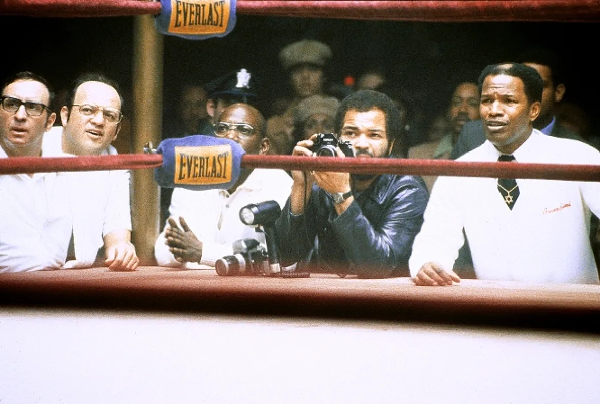 Ali, 2001 - fotogaléria