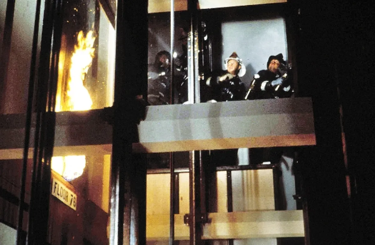 Skleněné peklo (TOWERING INFERNO, THE), 1974 - fotogaléria