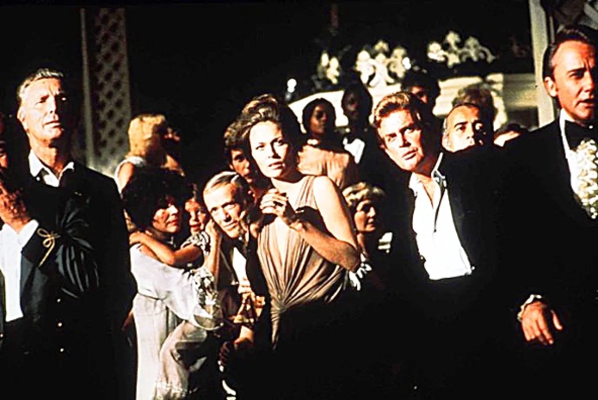 Skleněné peklo (TOWERING INFERNO, THE), 1974 - fotogaléria