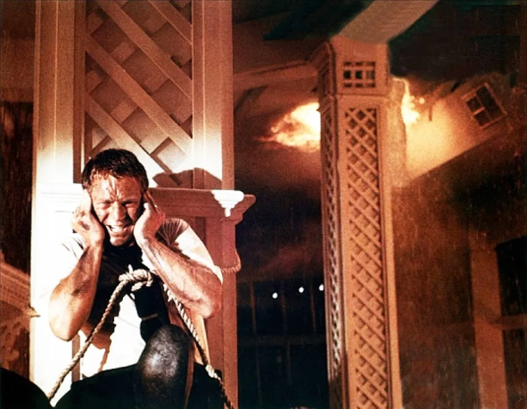 Skleněné peklo (TOWERING INFERNO, THE), 1974 - fotogaléria