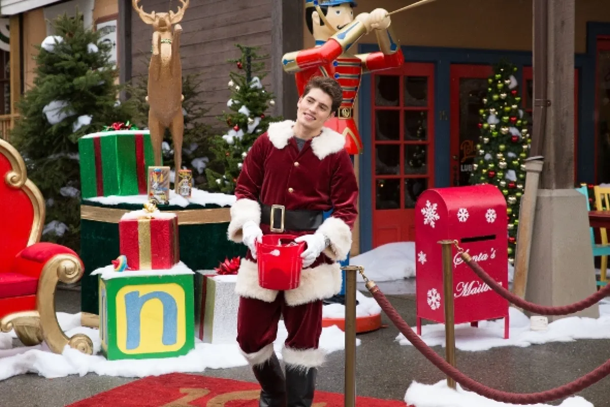 Popelka: Vánoční přání (A Cinderella Story: Christmas Wish), 2019 - fotogaléria