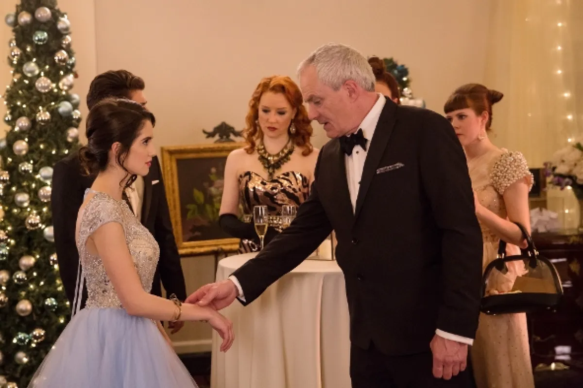 Popelka: Vánoční přání (A Cinderella Story: Christmas Wish), 2019 - fotogaléria