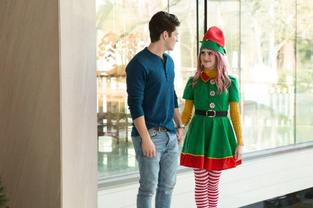 Popelka: Vánoční přání (A Cinderella Story: Christmas Wish), 2019 - fotogaléria