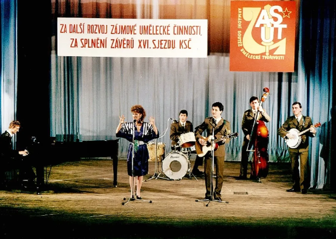 Chlapci a chlapi (Chlapci a chlapi - Od budíčku do večerky), 1988 - fotogaléria