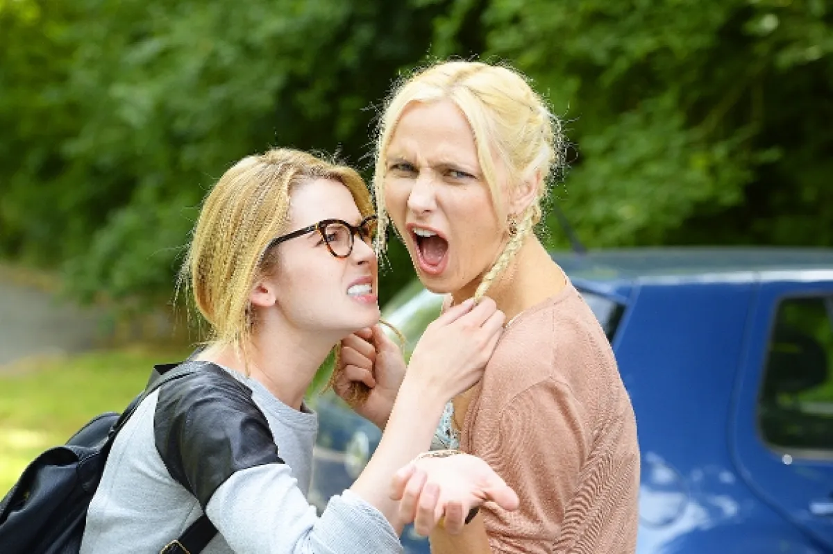 Osudové přítelkyně (The Wrong Girl), 2014 - fotogaléria