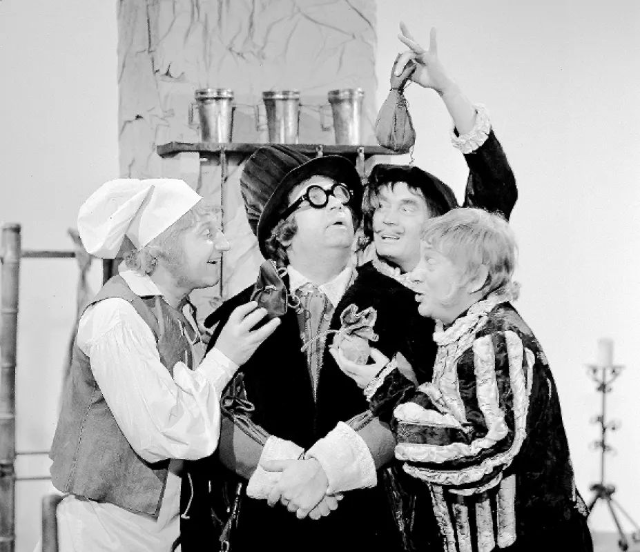 O doktorovi Vševedovi, 1973 - fotogaléria