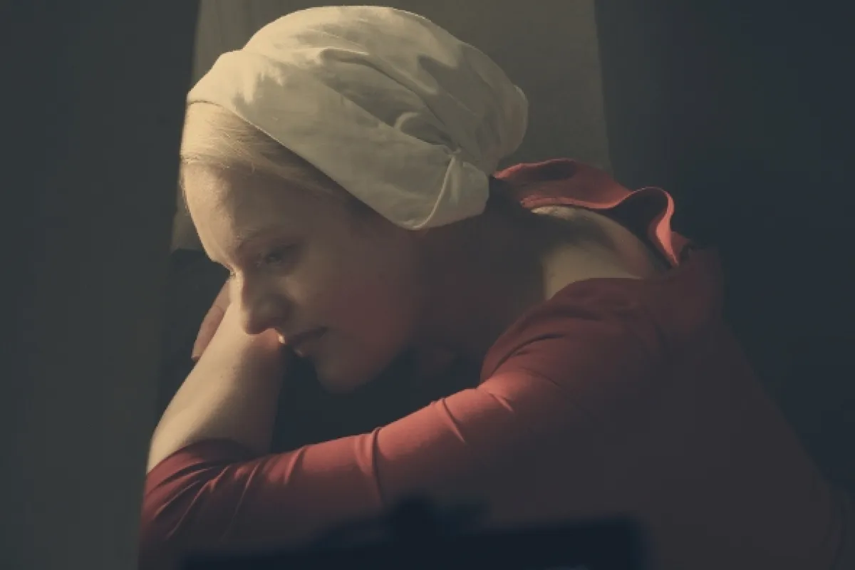 Příběh služebnice (The Handmaid’s Tale: Night), 2017 - fotogaléria