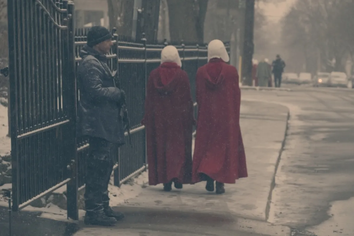 Příběh služebnice (The Handmaid’s Tale: Night), 2017 - fotogaléria