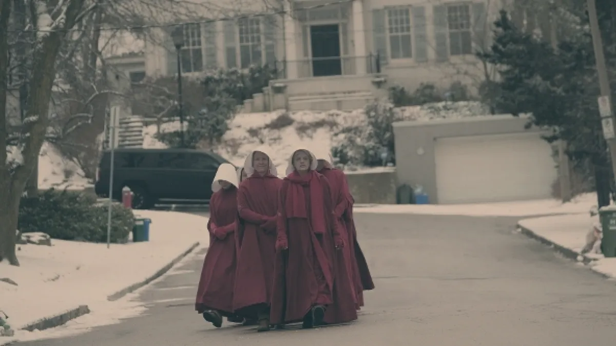 Příběh služebnice (The Handmaid’s Tale: Night), 2017 - fotogaléria