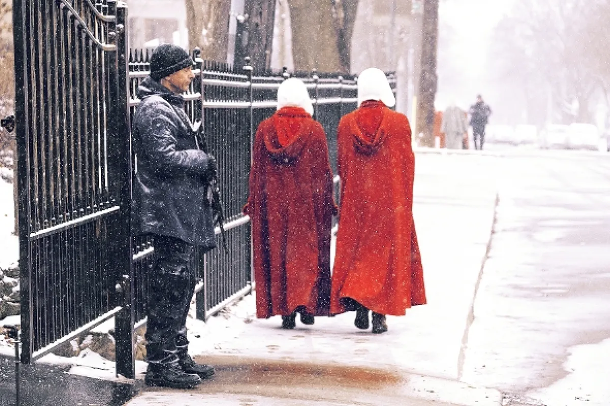 Příběh služebnice (The Handmaid’s Tale: Night), 2017 - fotogaléria