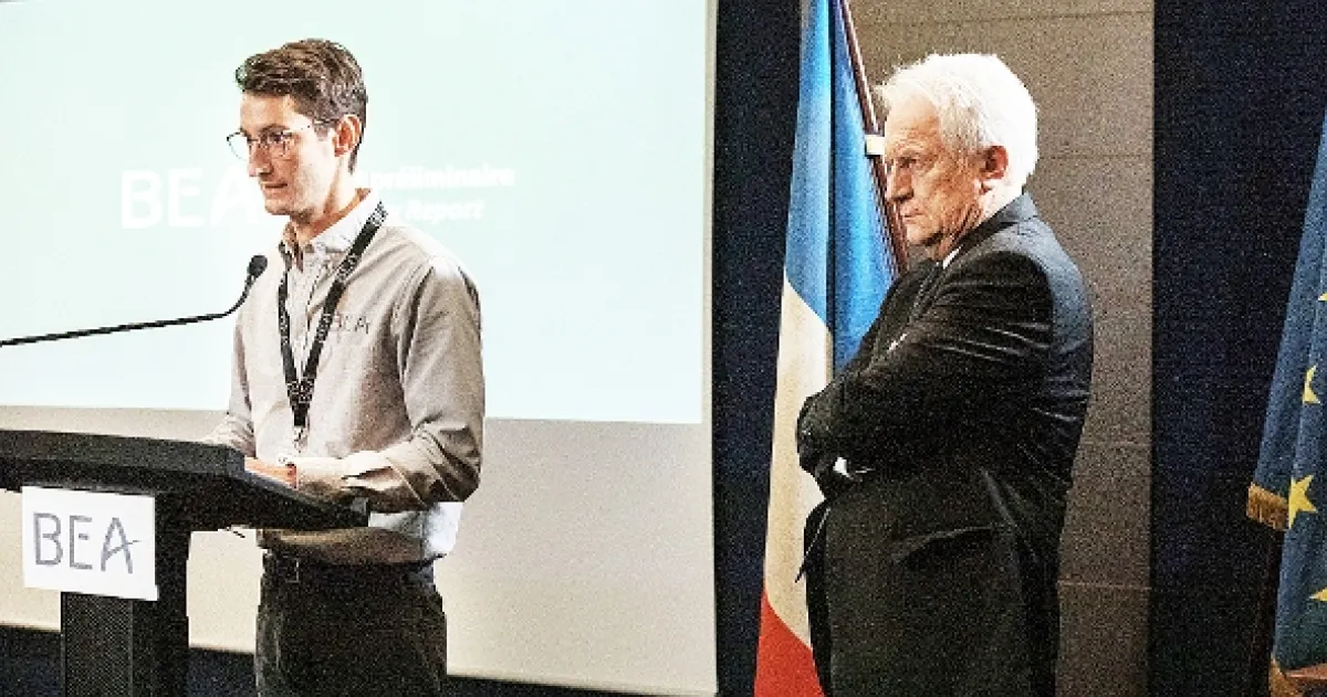 Pád letu A 800 (Boîte noire), 2021 - fotogaléria