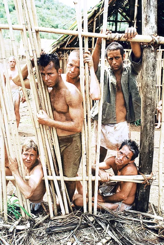 Na konci všetkých vojen (To End All Wars), 2001 - fotogaléria
