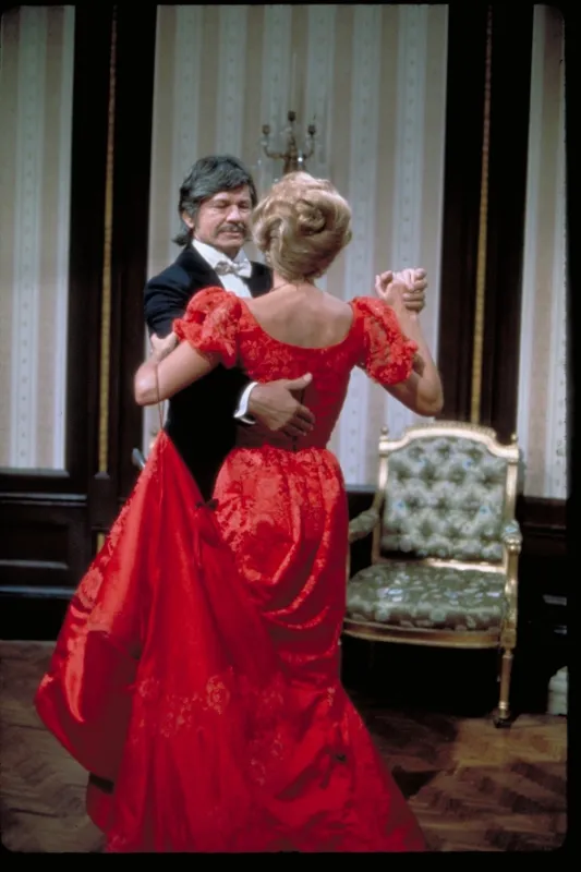 Od dvanácti do tří (From Noon till Three), 1976 - fotogaléria