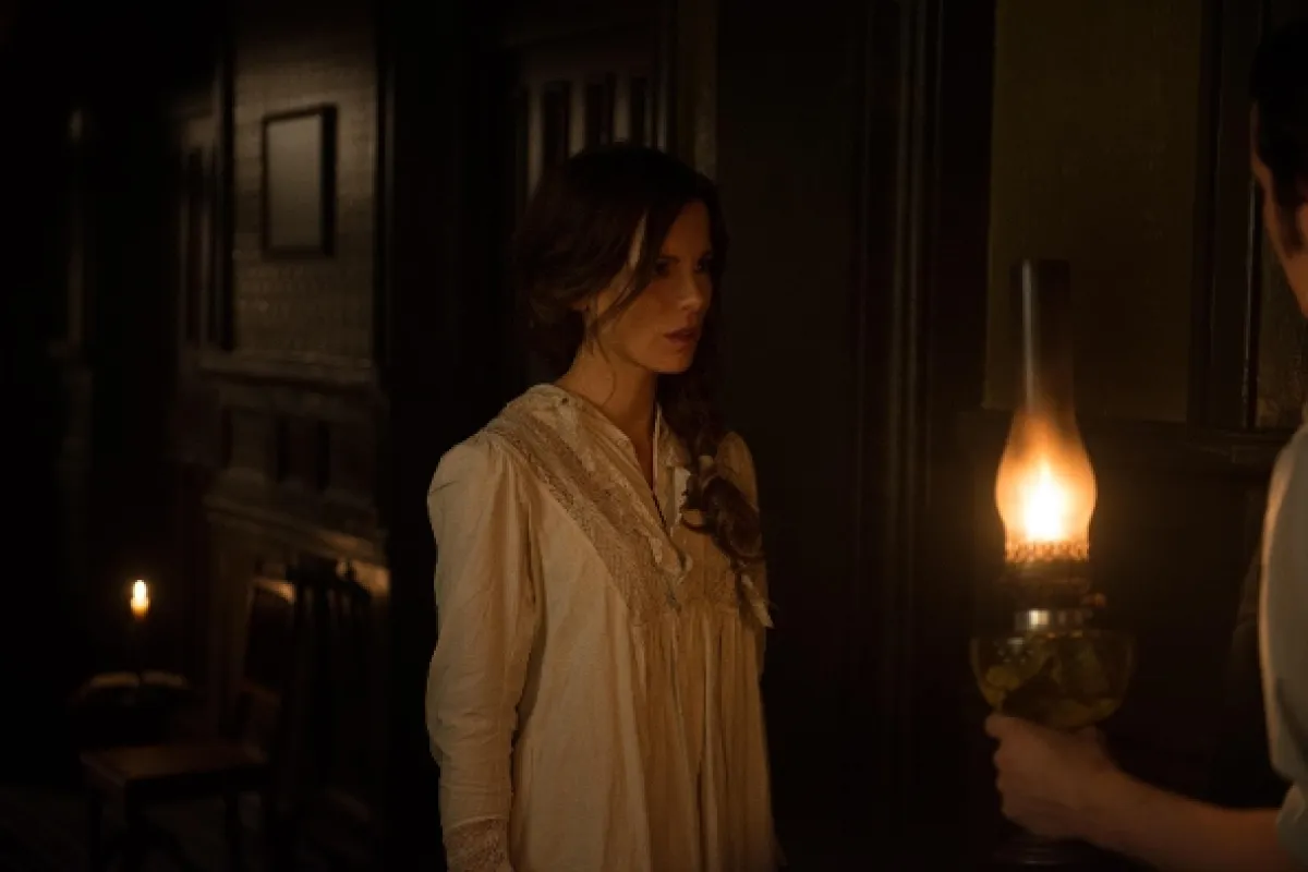 E.A. Poe: Archa bláznov (Stonehearst Asylum), 2014 - fotogaléria