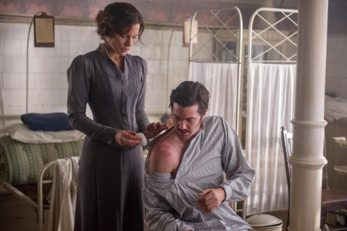 E. A. Poe: Archa bláznov (Stonehearst Asylum), 2014 - fotogaléria