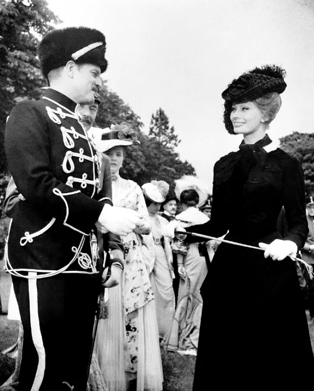 Prídych škandálu (A Breath of Scandal), 1960 - fotogaléria