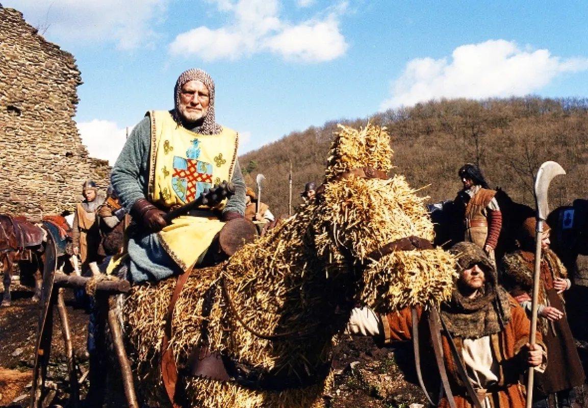 Legenda o Jiřím a drakovi (George and the Dragon), 2004 - fotogaléria
