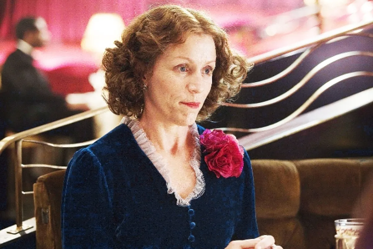 Veľký deň slečny Pettigrew (Miss Pettigrew Lives for a Day), 2008 - fotogaléria