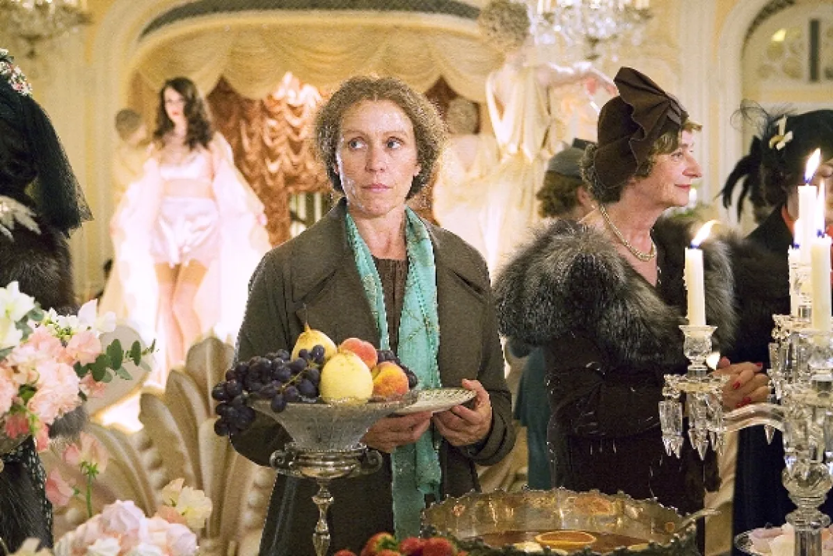 Veľký deň slečny Pettigrew (Miss Pettigrew Lives for a Day), 2008 - fotogaléria