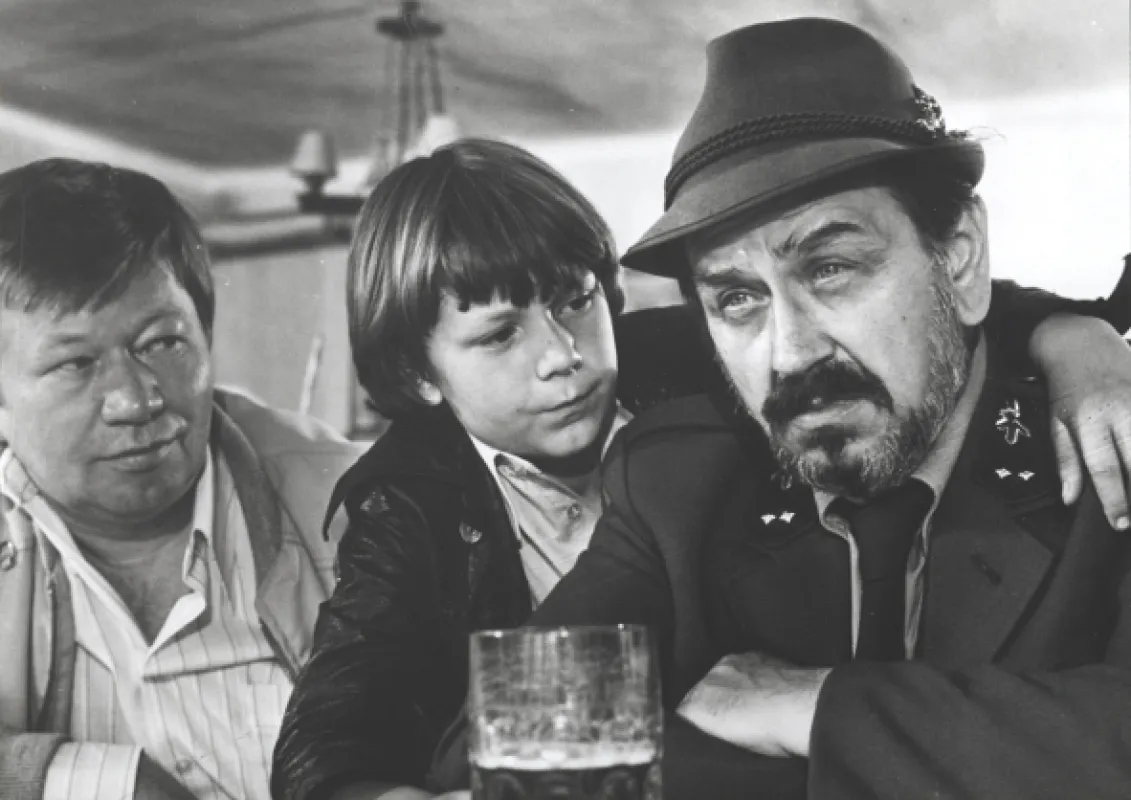 Za trnkovým keřem, 1980 - fotogaléria