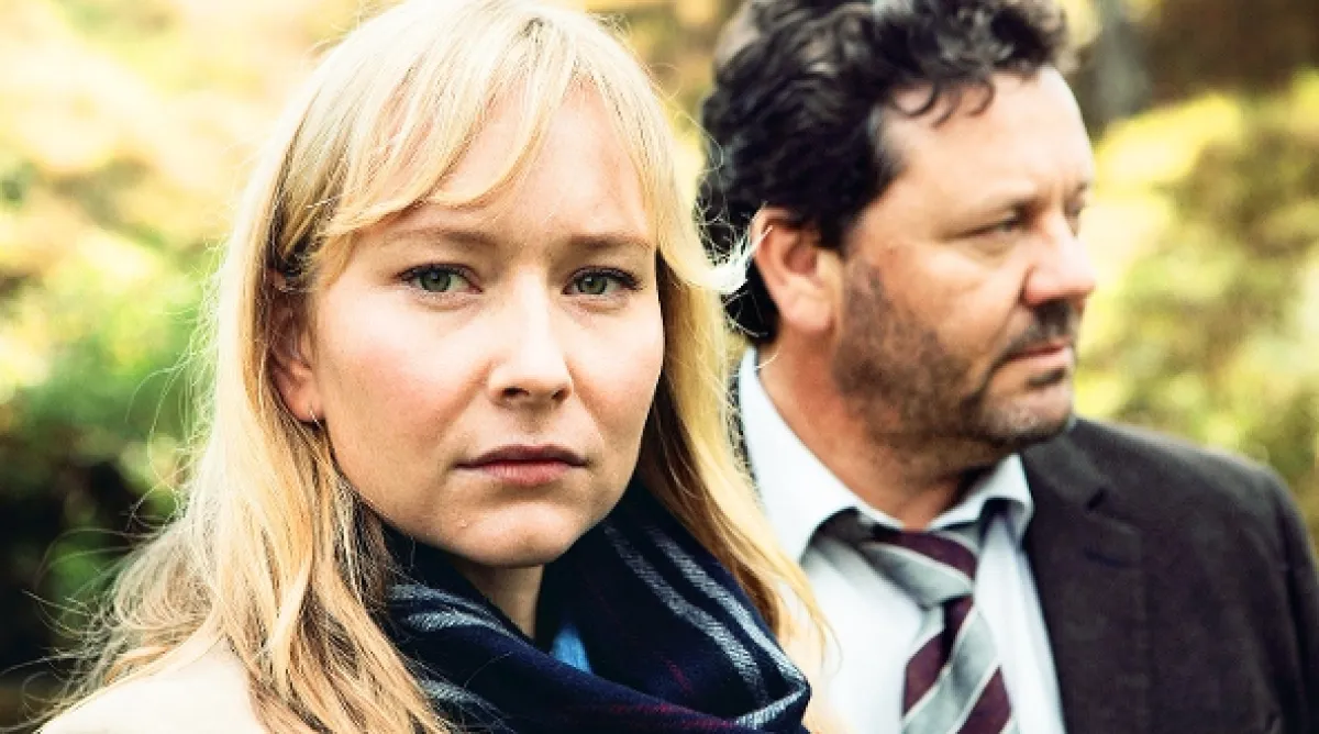 Vraždy v Brokenwoode (The Brokenwood Mysteries I – Hunting the Stag), 2014 - fotogaléria