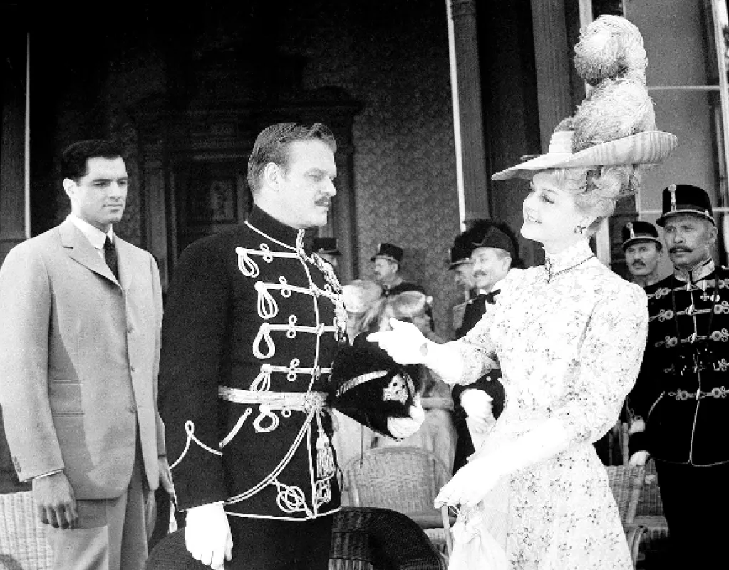 Prídych škandálu (A Breath of Scandal), 1960 - fotogaléria