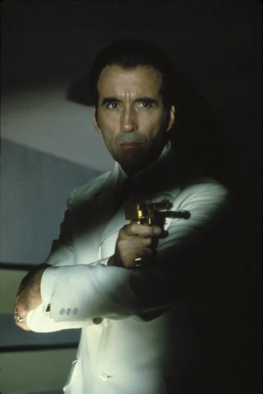 James Bond: Muž so zlatou zbraňou (The Man with the Golden Gun), 1974 - fotogaléria