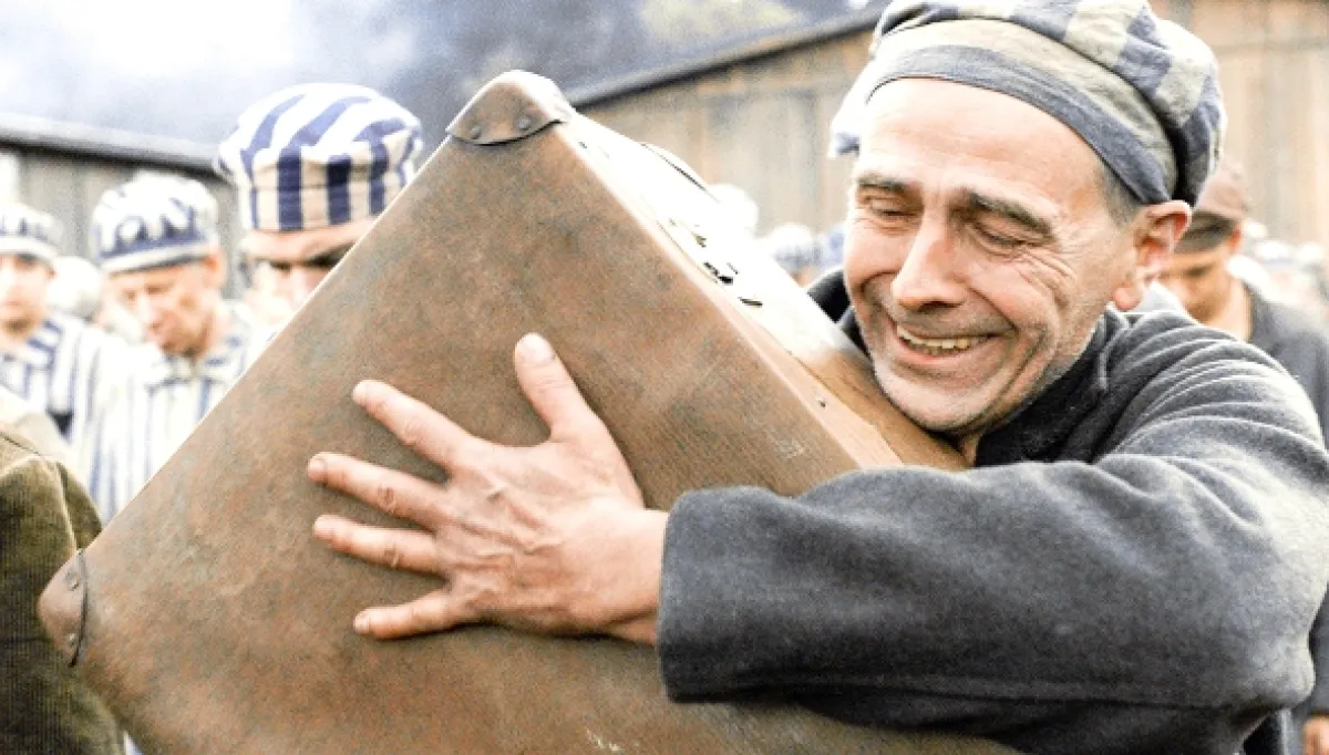 Nahý medzi vlkmi (Nackt unter Wölfen), 2015 - fotogaléria