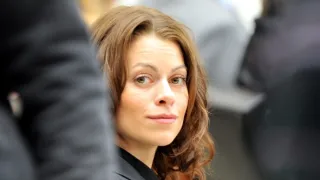 Okno do hřbitova