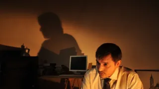 Okno do hřbitova
